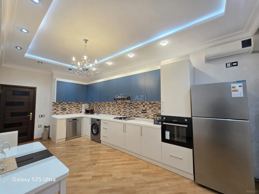 Kirayə verilir 2 otaqlı mənzil 110 m²