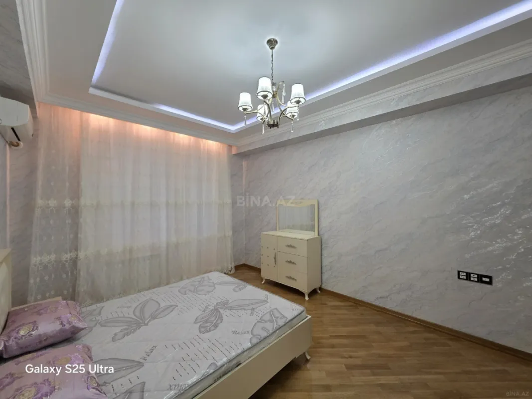 Kirayə verilir 2 otaqlı mənzil 110 m²