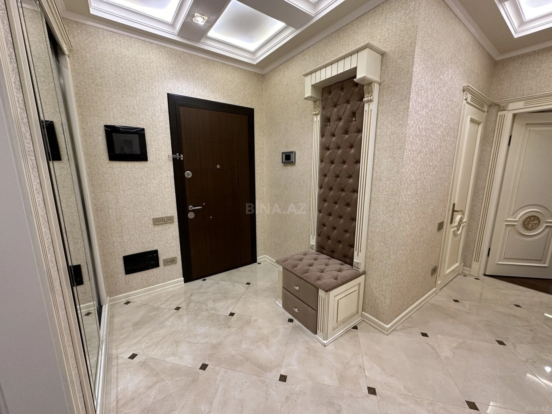 Satılır 3 otaqlı mənzil 97 m²