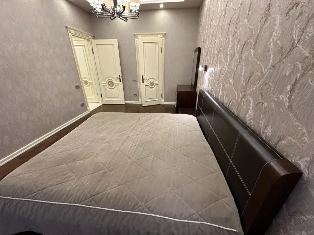 Satılır 3 otaqlı mənzil 97 m²