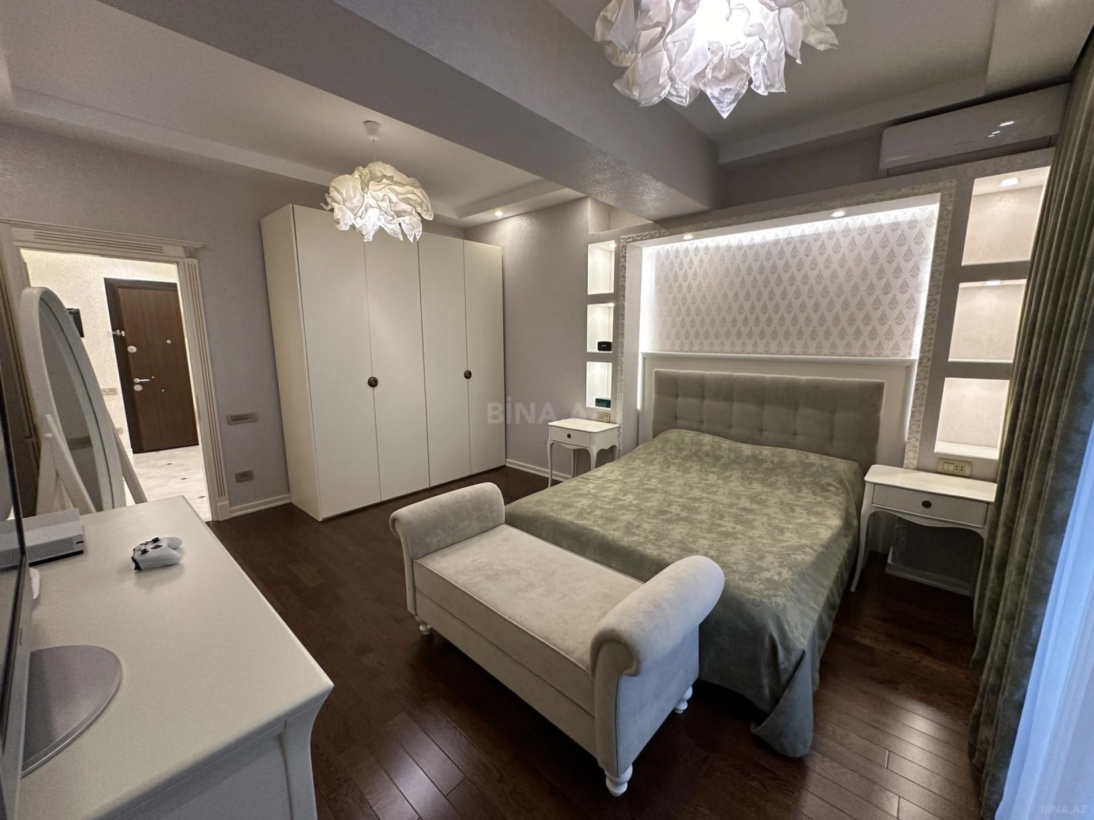 Satılır 3 otaqlı mənzil 97 m²