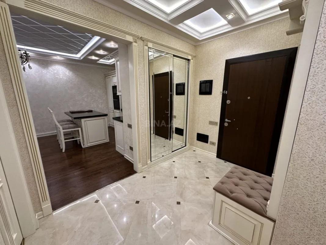 Satılır 3 otaqlı mənzil 97 m²