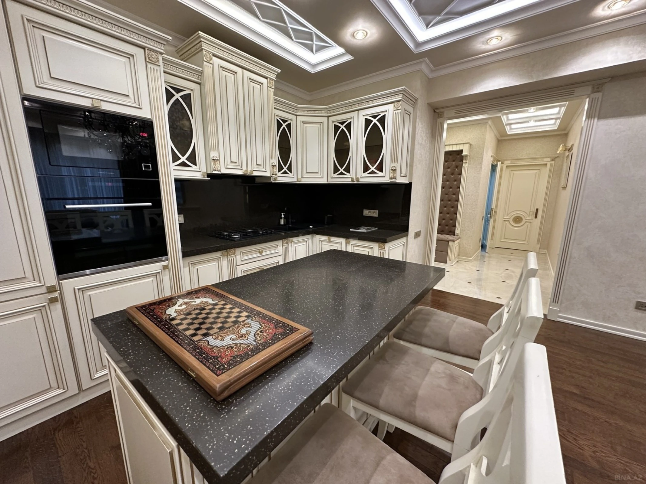 Satılır 3 otaqlı mənzil 97 m²