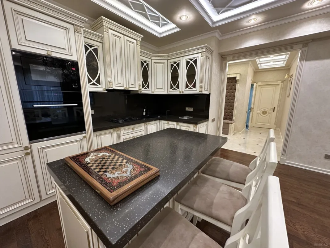 Satılır 3 otaqlı mənzil 97 m²