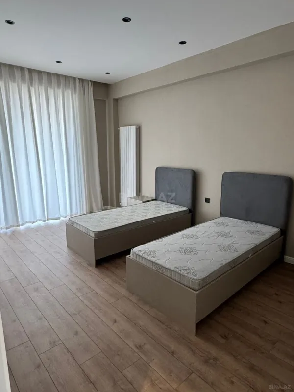 Satılır 2 otaqlı mənzil 139 m²