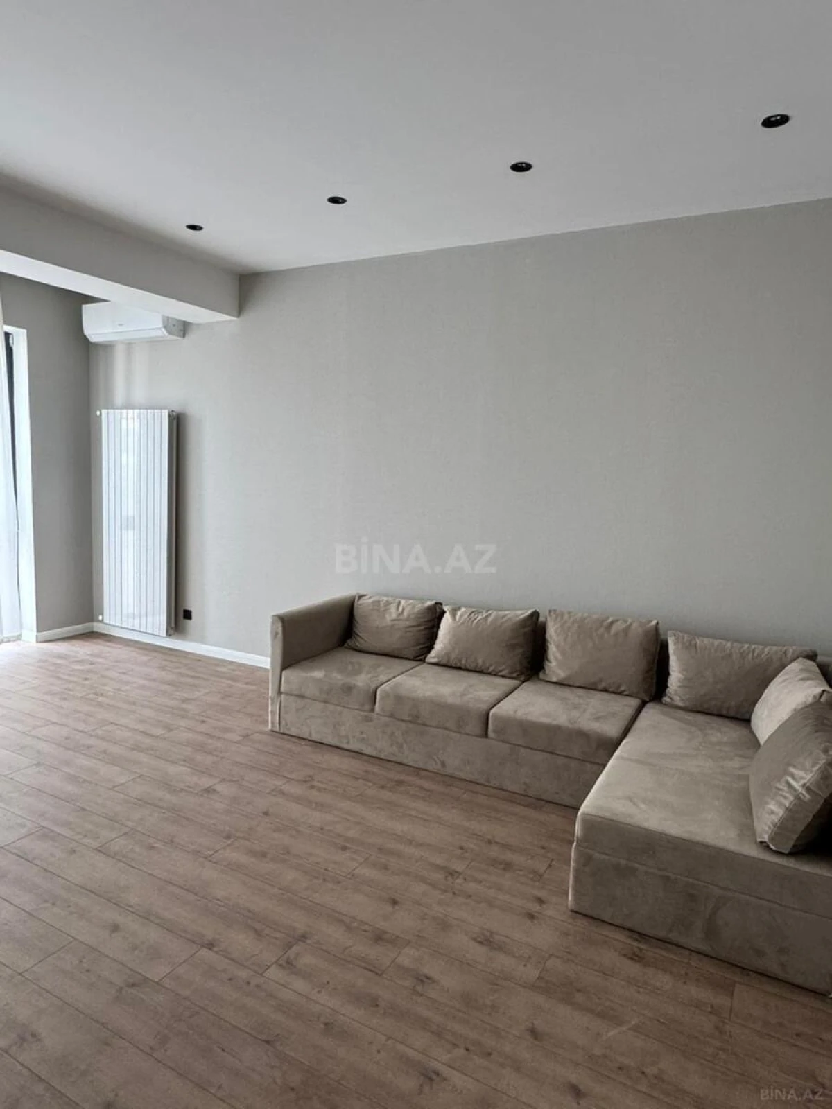 Satılır 2 otaqlı mənzil 139 m²