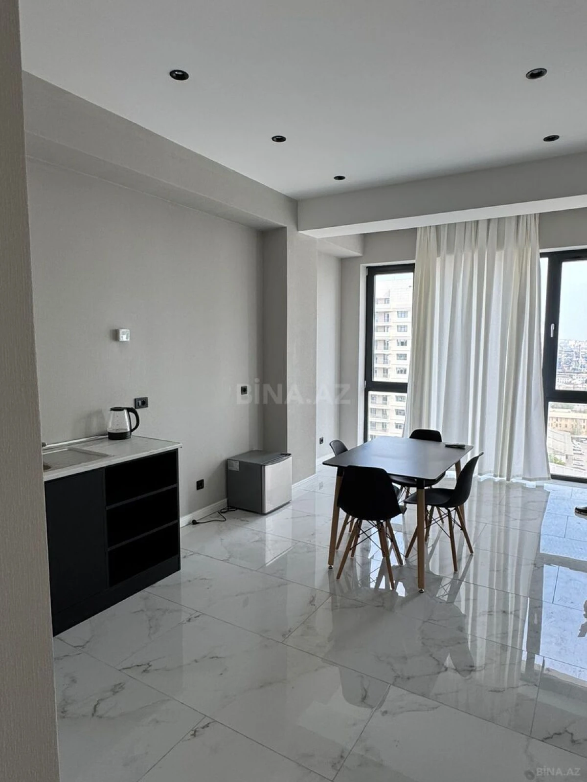 Satılır 2 otaqlı mənzil 139 m²