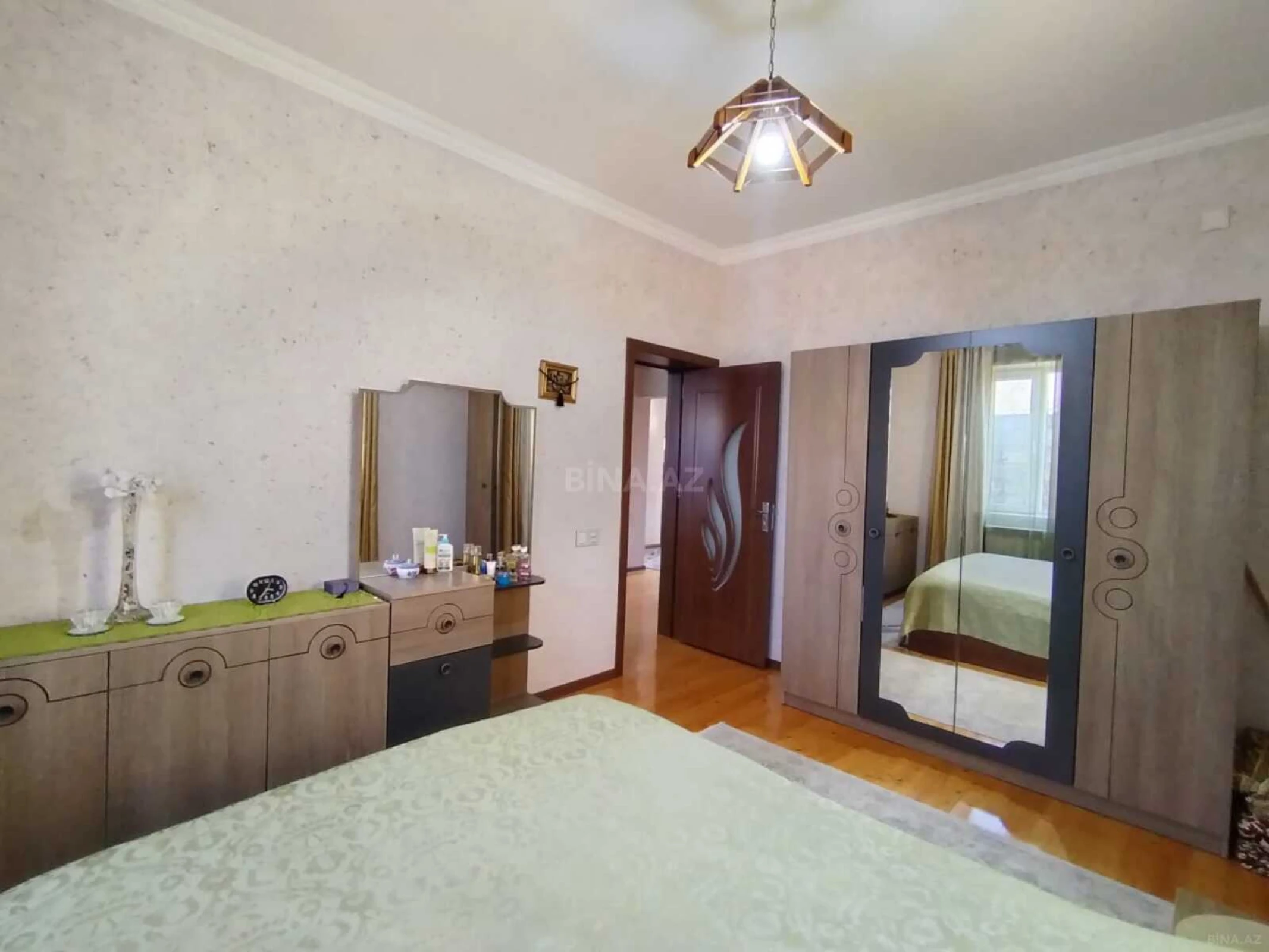Satılır 6 otaqlı həyət evi 160 m²
