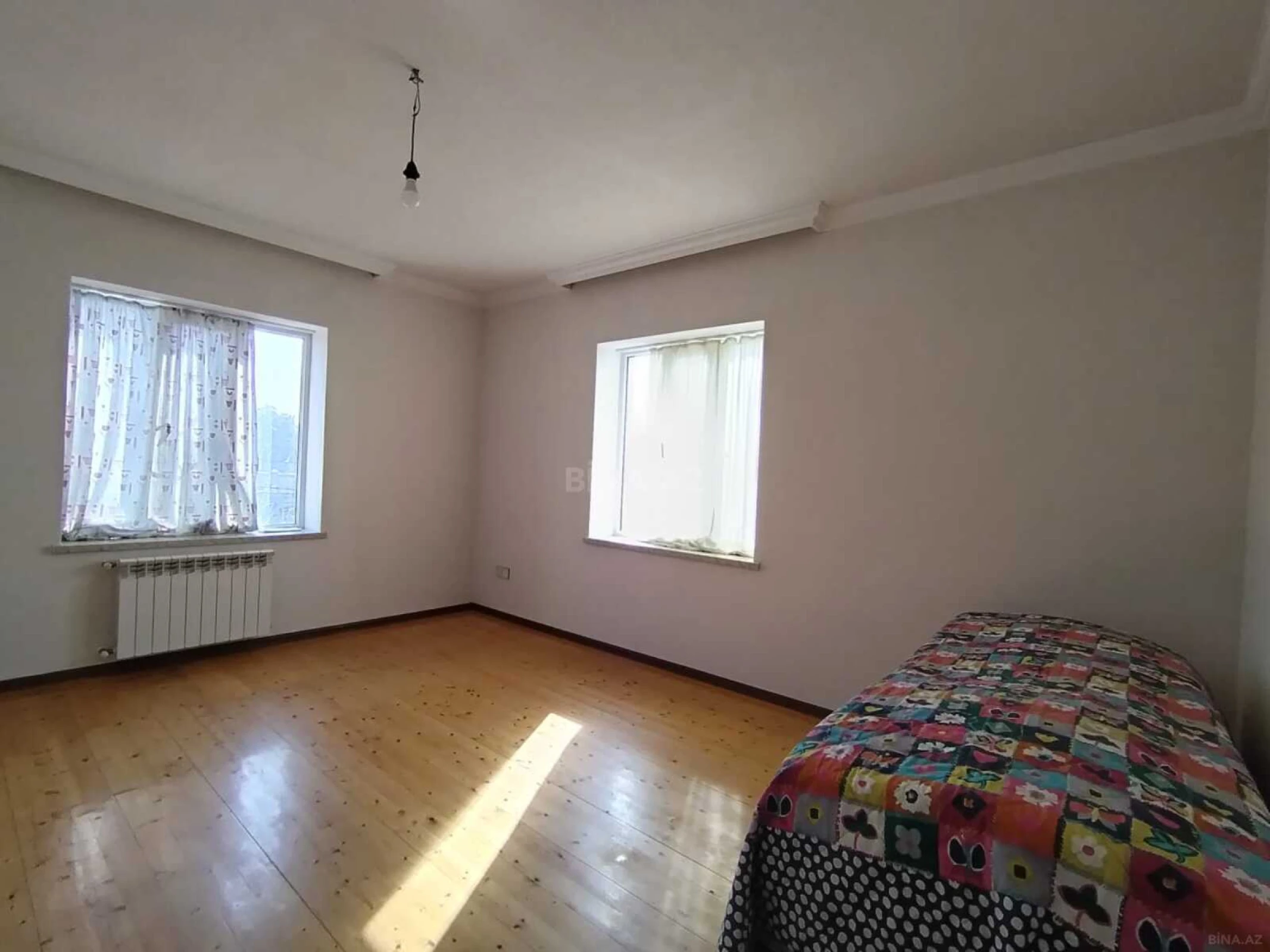 Satılır 6 otaqlı həyət evi 160 m²