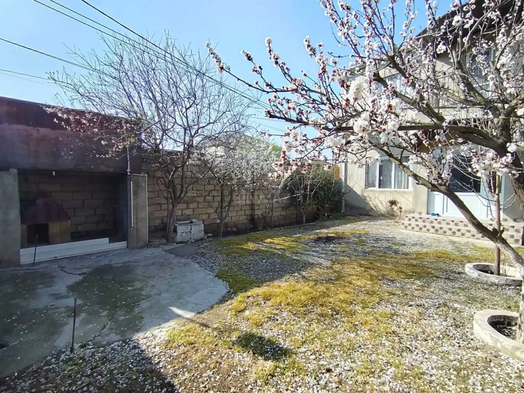 Satılır 6 otaqlı həyət evi 160 m²