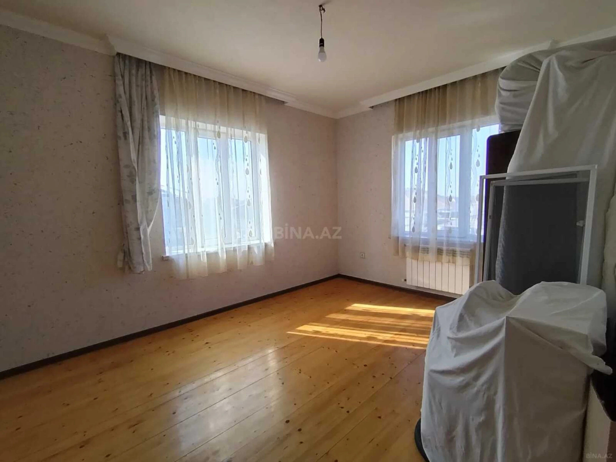 Satılır 6 otaqlı həyət evi 160 m²