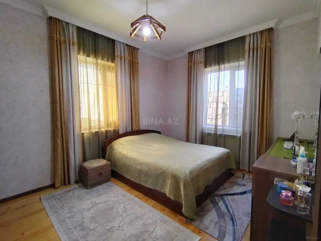 Satılır 6 otaqlı həyət evi 160 m²