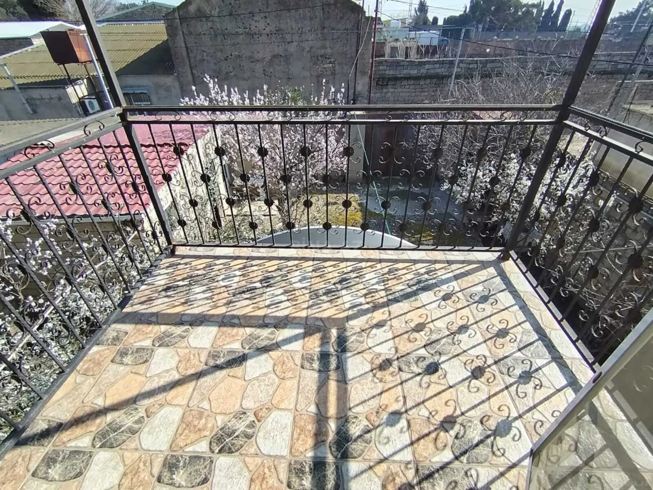 Satılır 6 otaqlı həyət evi 160 m²