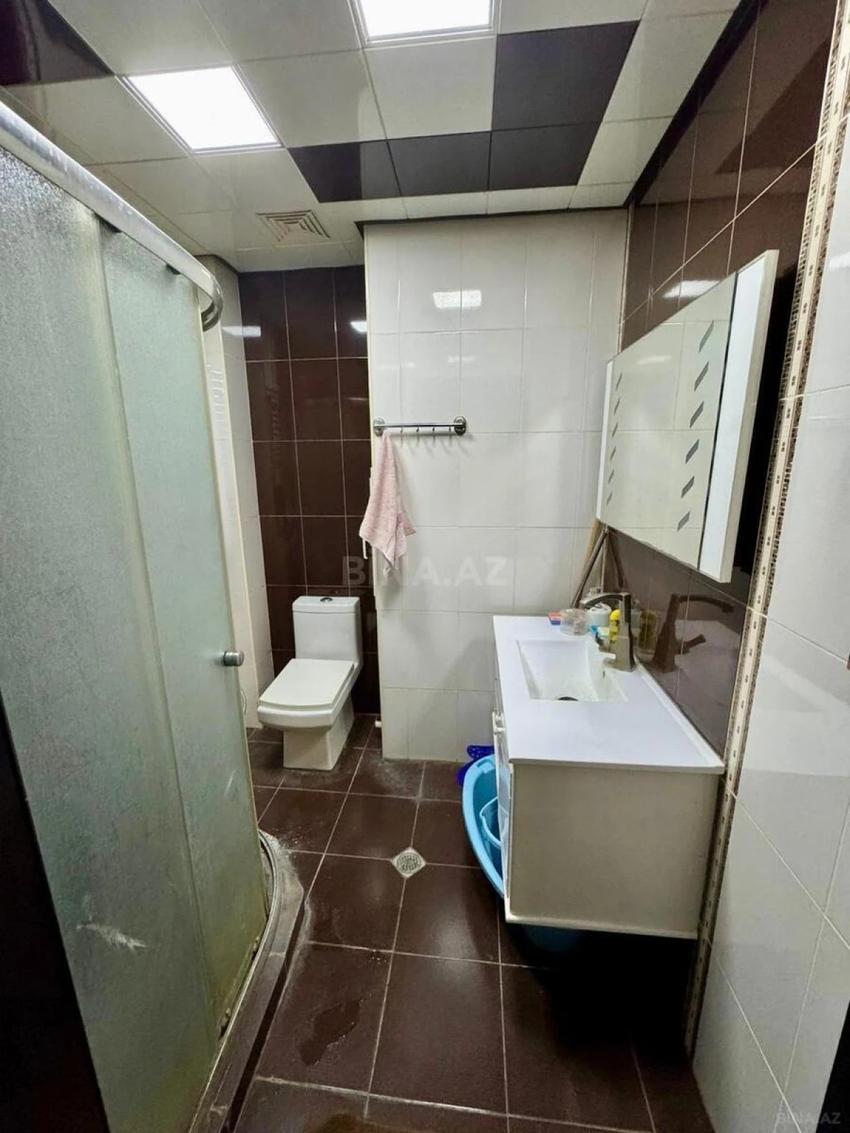 Satılır 4 otaqlı mənzil 135.7 m²