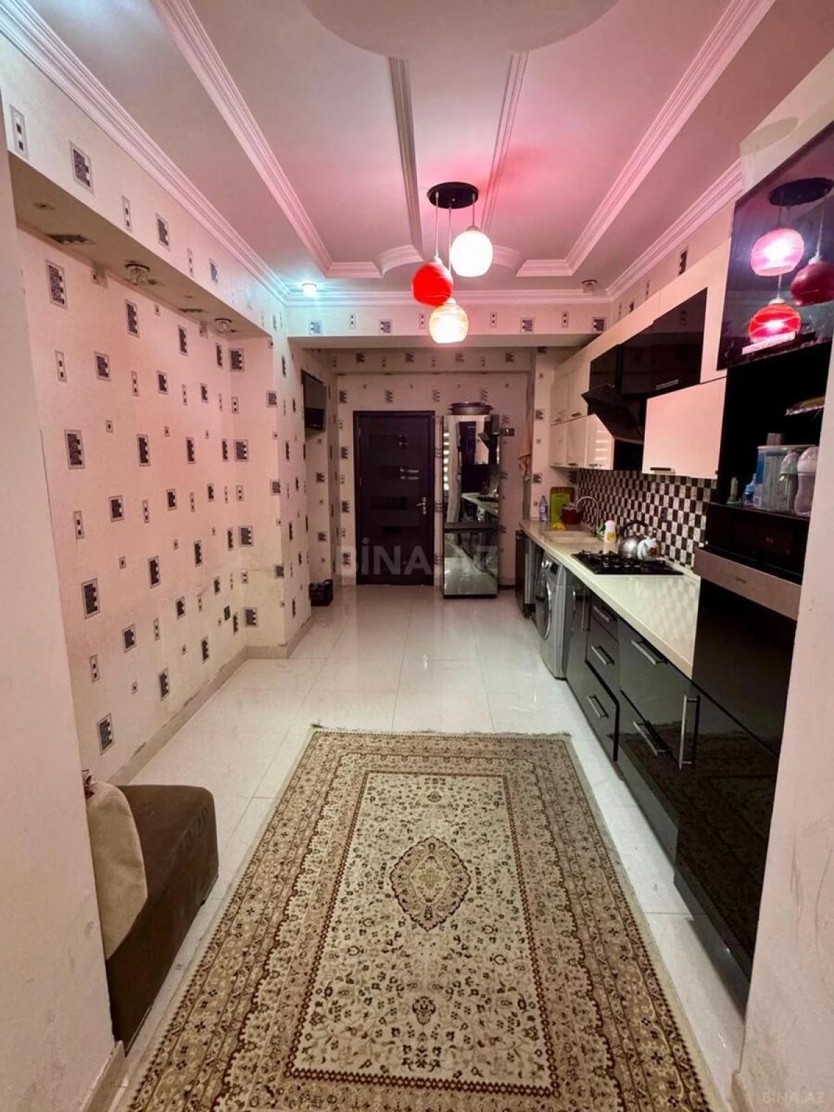 Satılır 4 otaqlı mənzil 135.7 m²