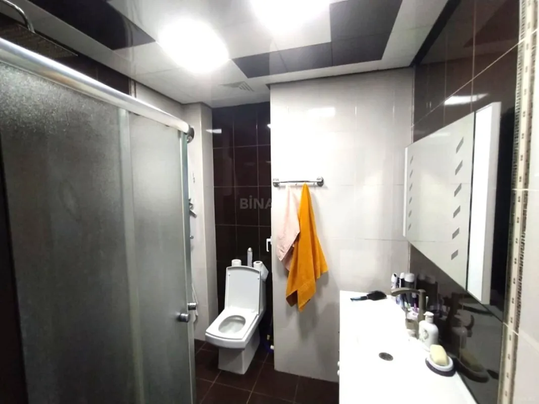 Satılır 4 otaqlı mənzil 135.7 m²