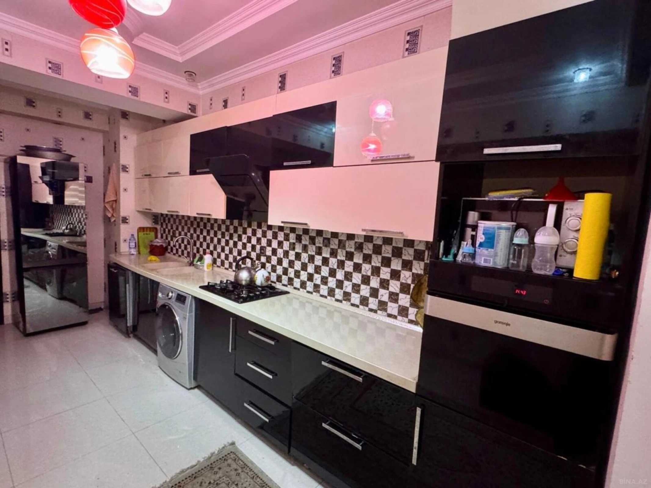 Satılır 4 otaqlı mənzil 135.7 m²