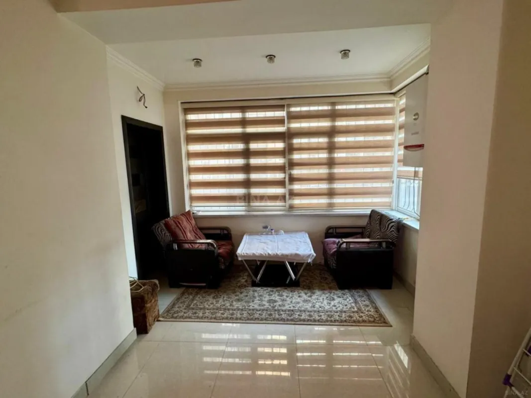 Satılır 4 otaqlı mənzil 135.7 m²