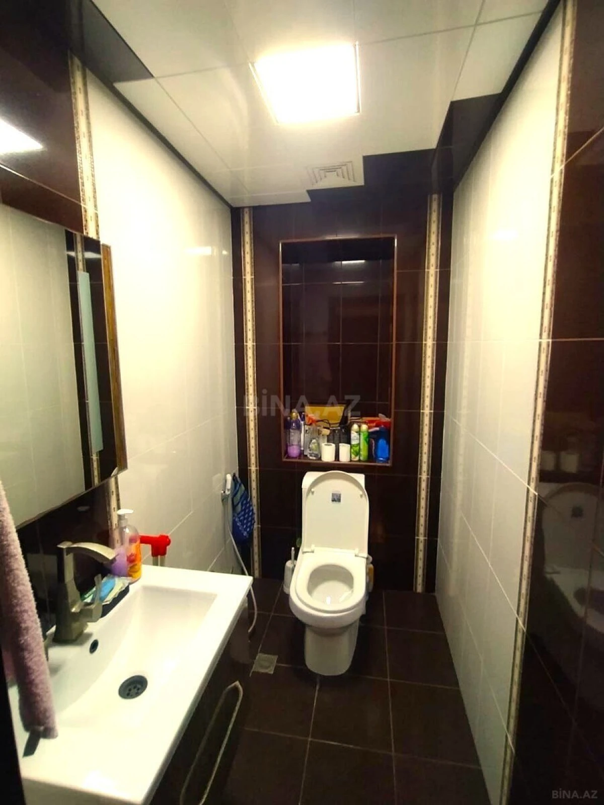Satılır 4 otaqlı mənzil 135.7 m²