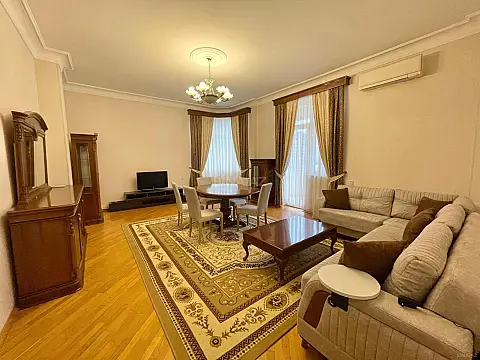 Satılır 3 otaqlı mənzil 145 m² — Bakı, Nizami 3 otaq 145.00 m²