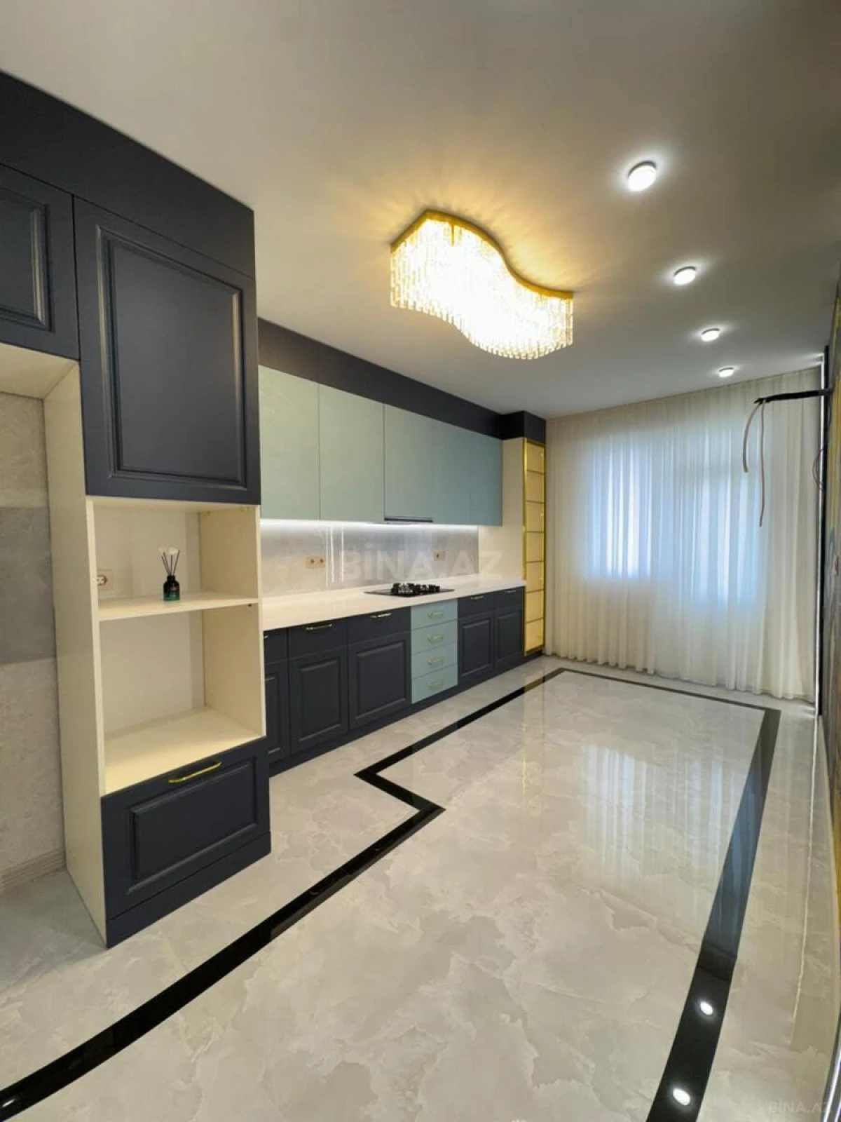 Satılır 3 otaqlı mənzil 110 m²