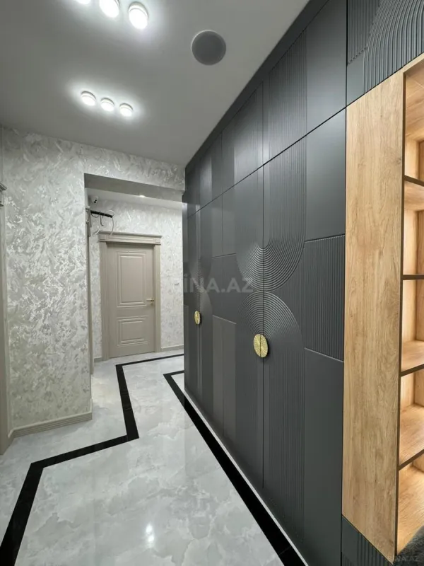 Satılır 3 otaqlı mənzil 110 m²