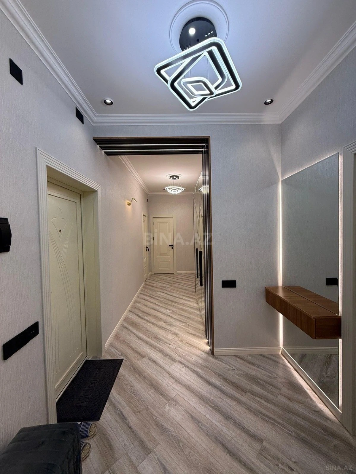 Satılır 3 otaqlı mənzil 106 m²