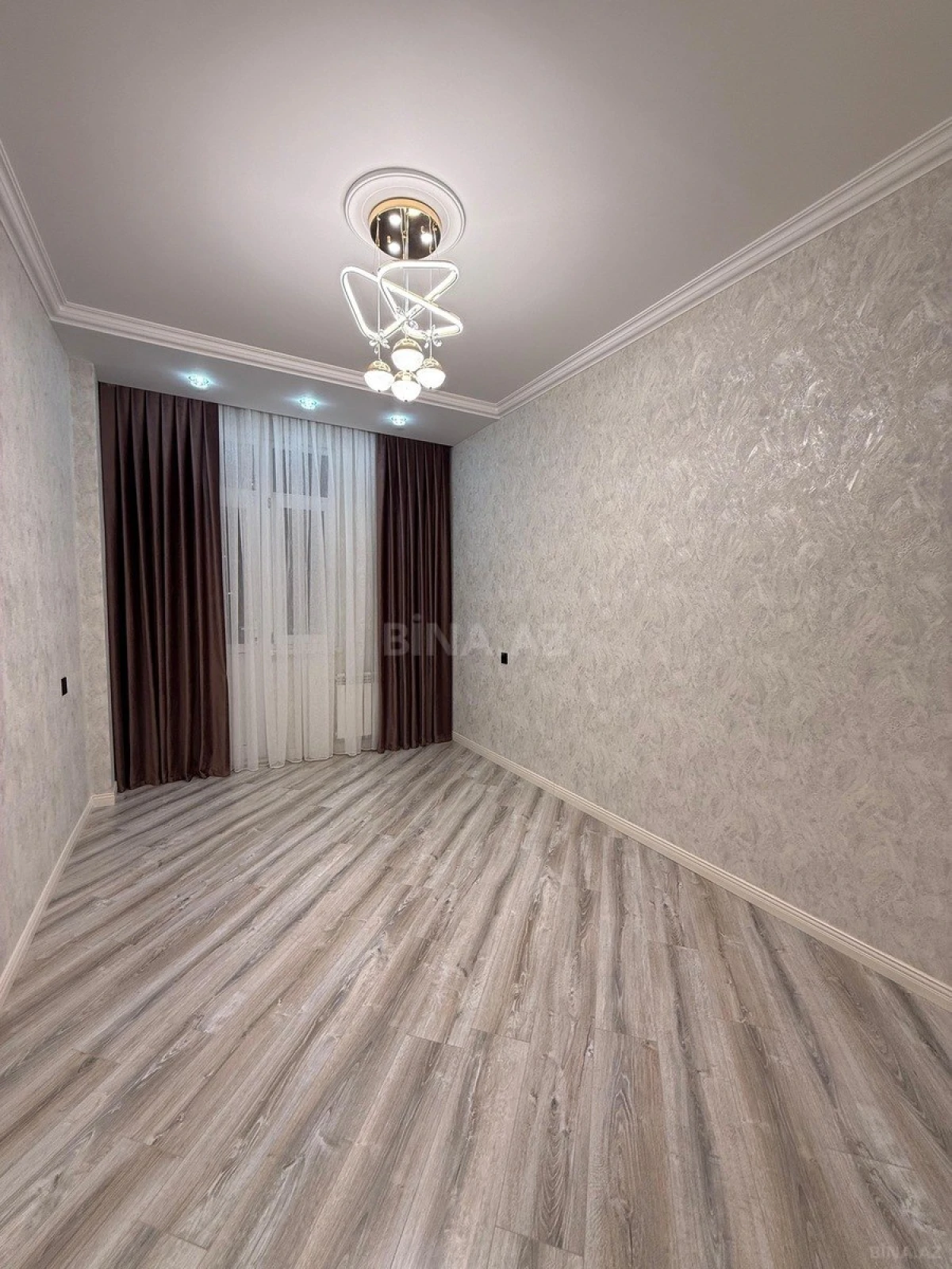Satılır 3 otaqlı mənzil 106 m²