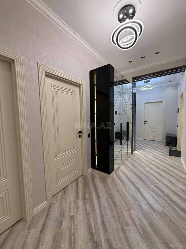 Satılır 3 otaqlı mənzil 106 m²