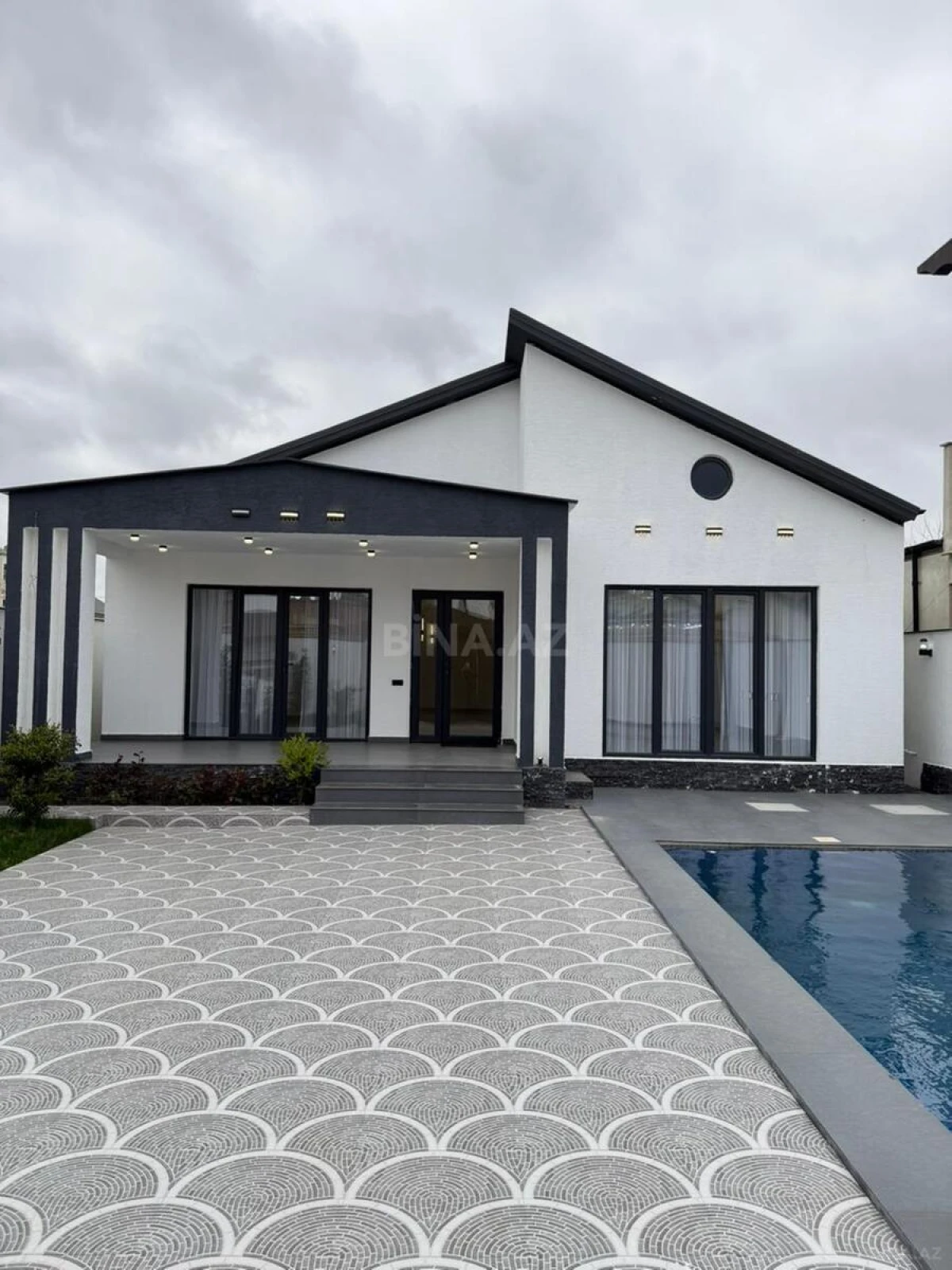 Satılır 4 otaqlı həyət evi 180 m²