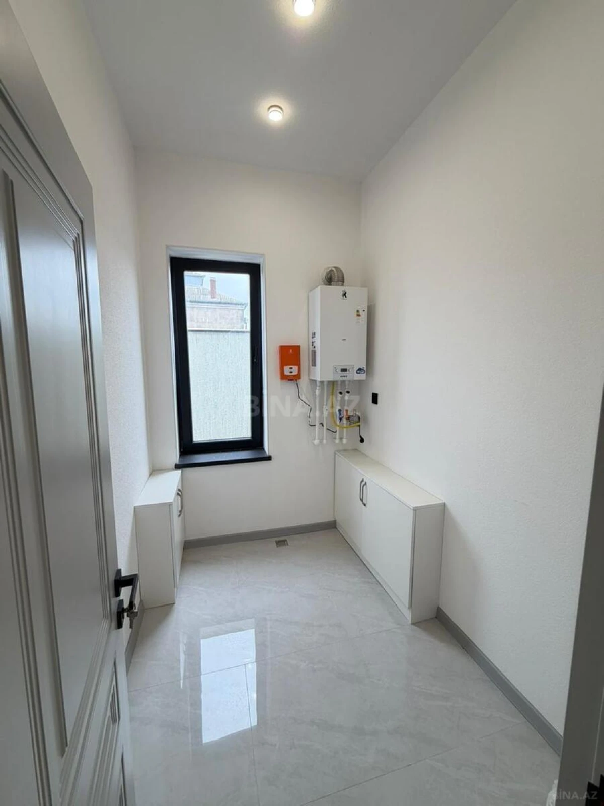 Satılır 4 otaqlı həyət evi 180 m²