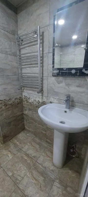 Kirayə verilir 2 otaqlı mənzil 56 m²
