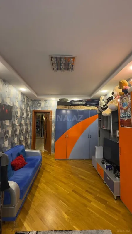 Satılır 5 otaqlı mənzil 191 m²