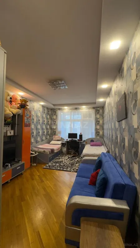 Satılır 5 otaqlı mənzil 191 m²