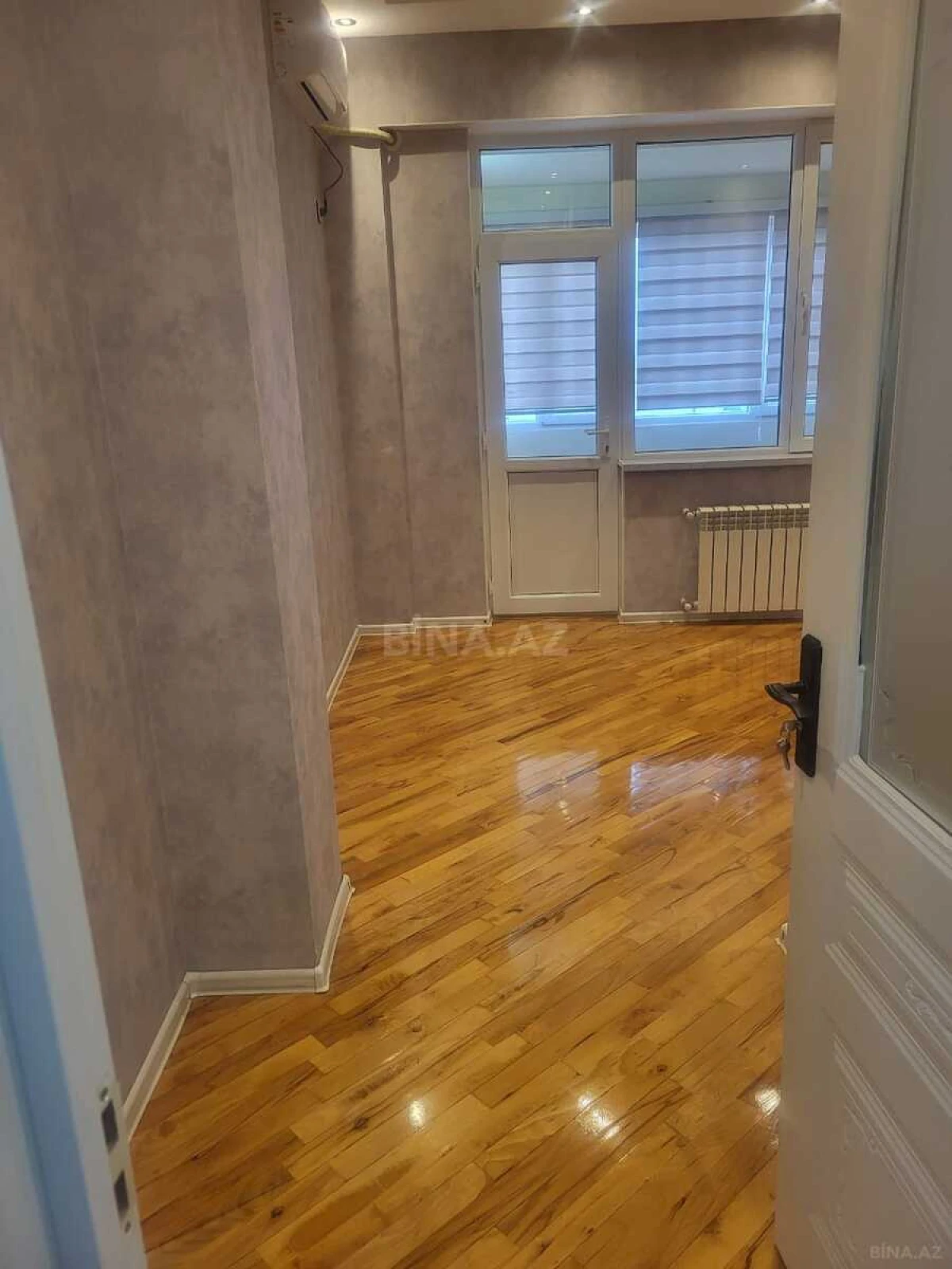 Satılır 3 otaqlı mənzil 97 m²