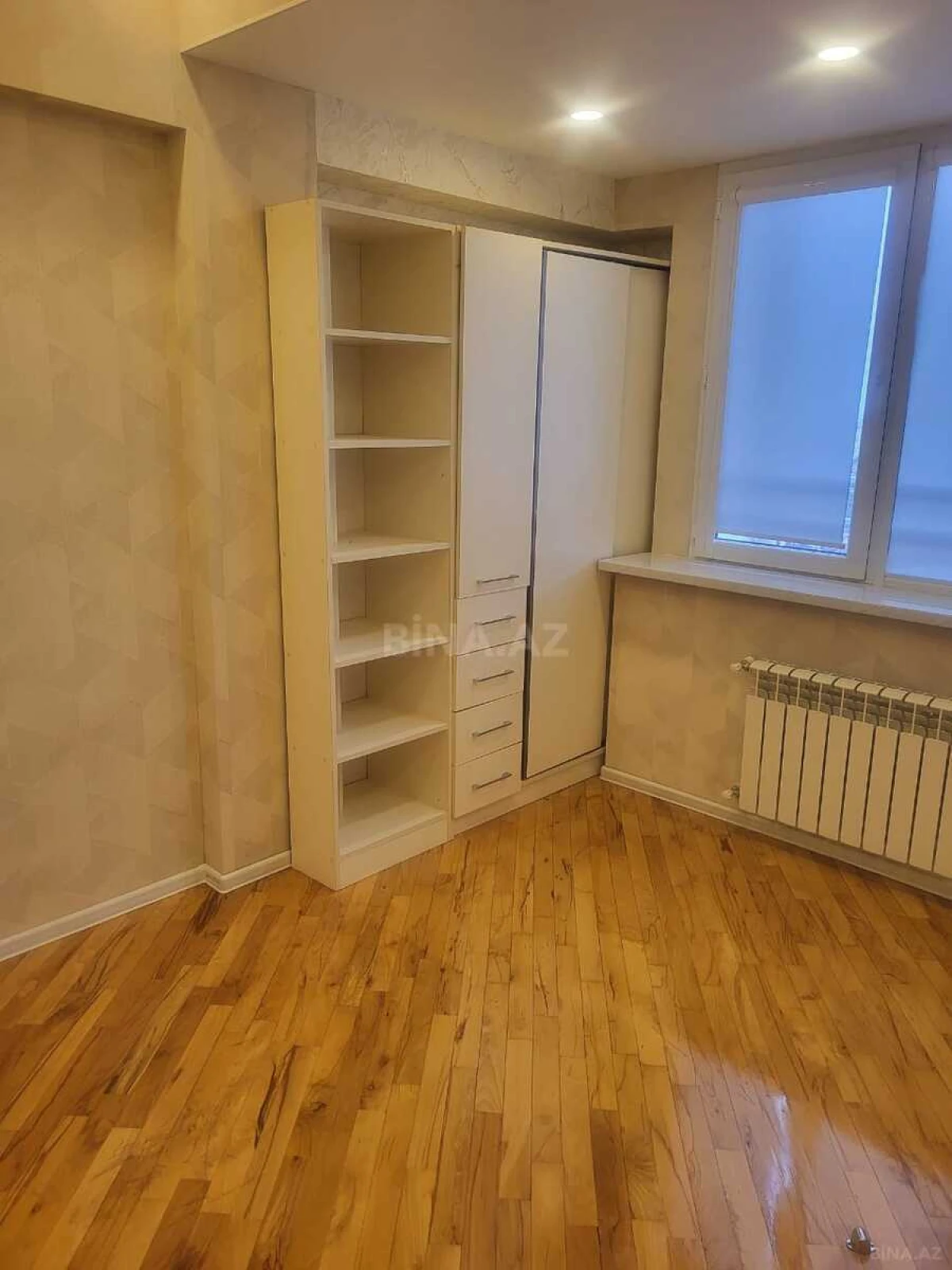 Satılır 3 otaqlı mənzil 97 m²
