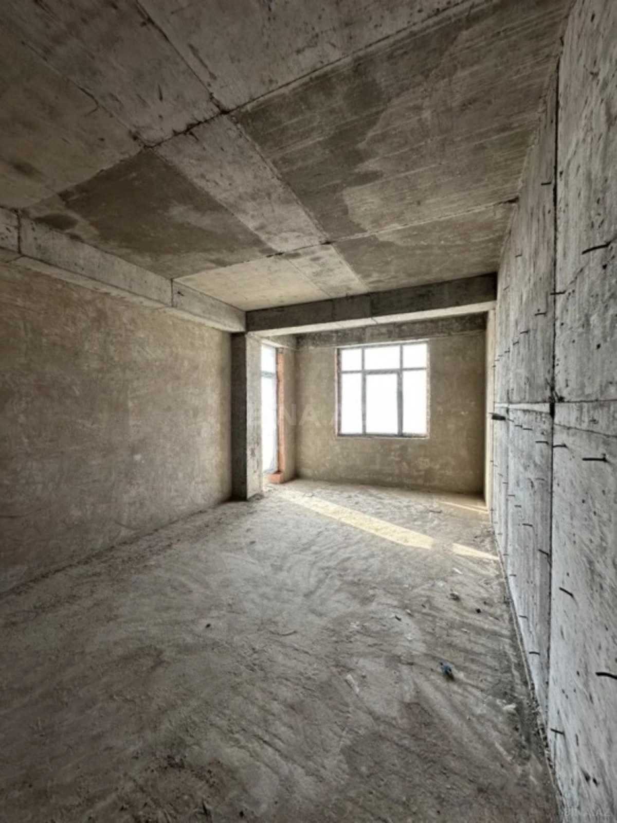 Satılır 2 otaqlı mənzil 73 m²