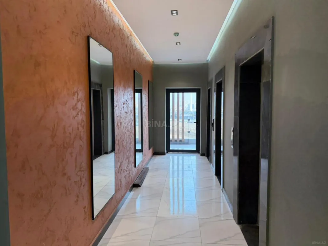 Satılır 2 otaqlı mənzil 107 m²