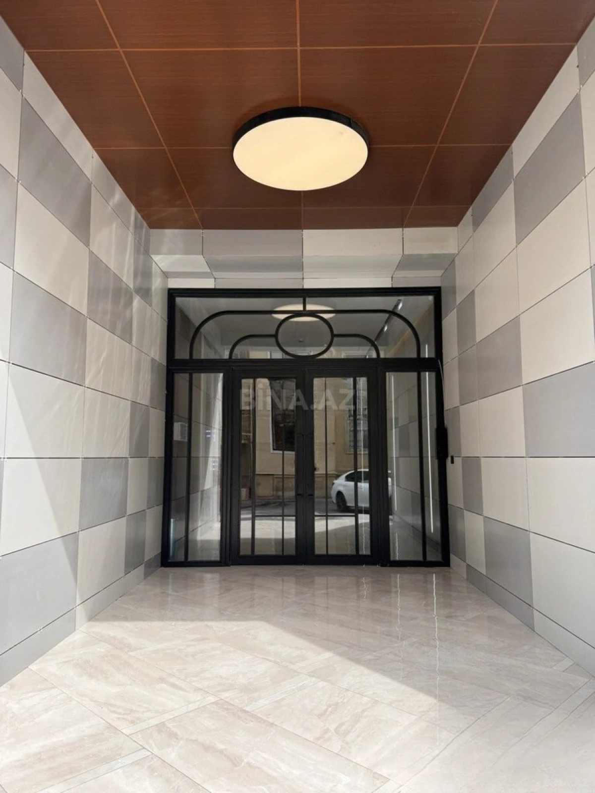 Satılır 2 otaqlı mənzil 107 m²