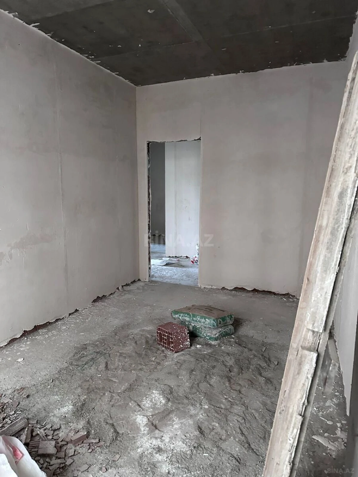 Satılır 3 otaqlı mənzil 106 m²