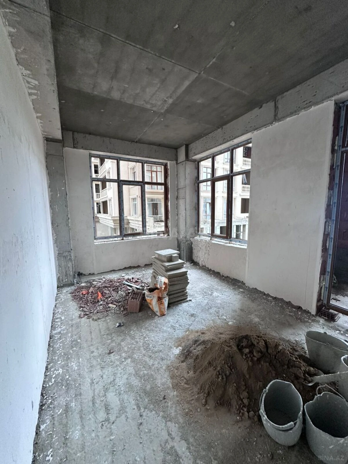 Satılır 3 otaqlı mənzil 106 m²