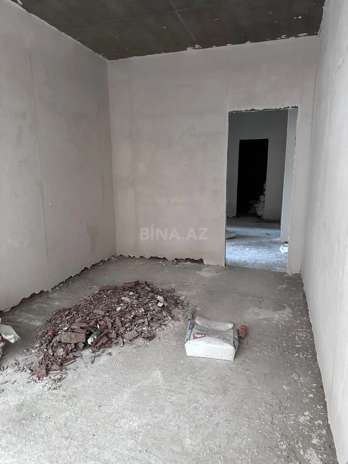 Satılır 3 otaqlı mənzil 106 m²
