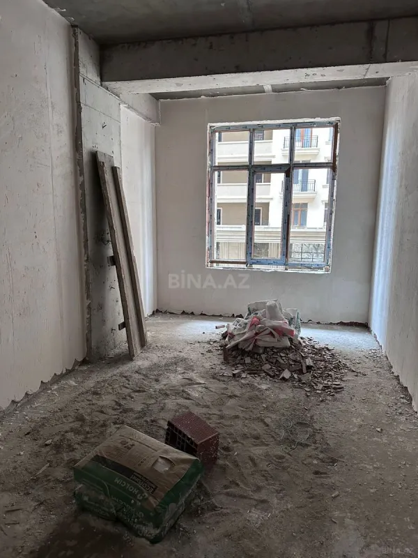 Satılır 3 otaqlı mənzil 106 m²