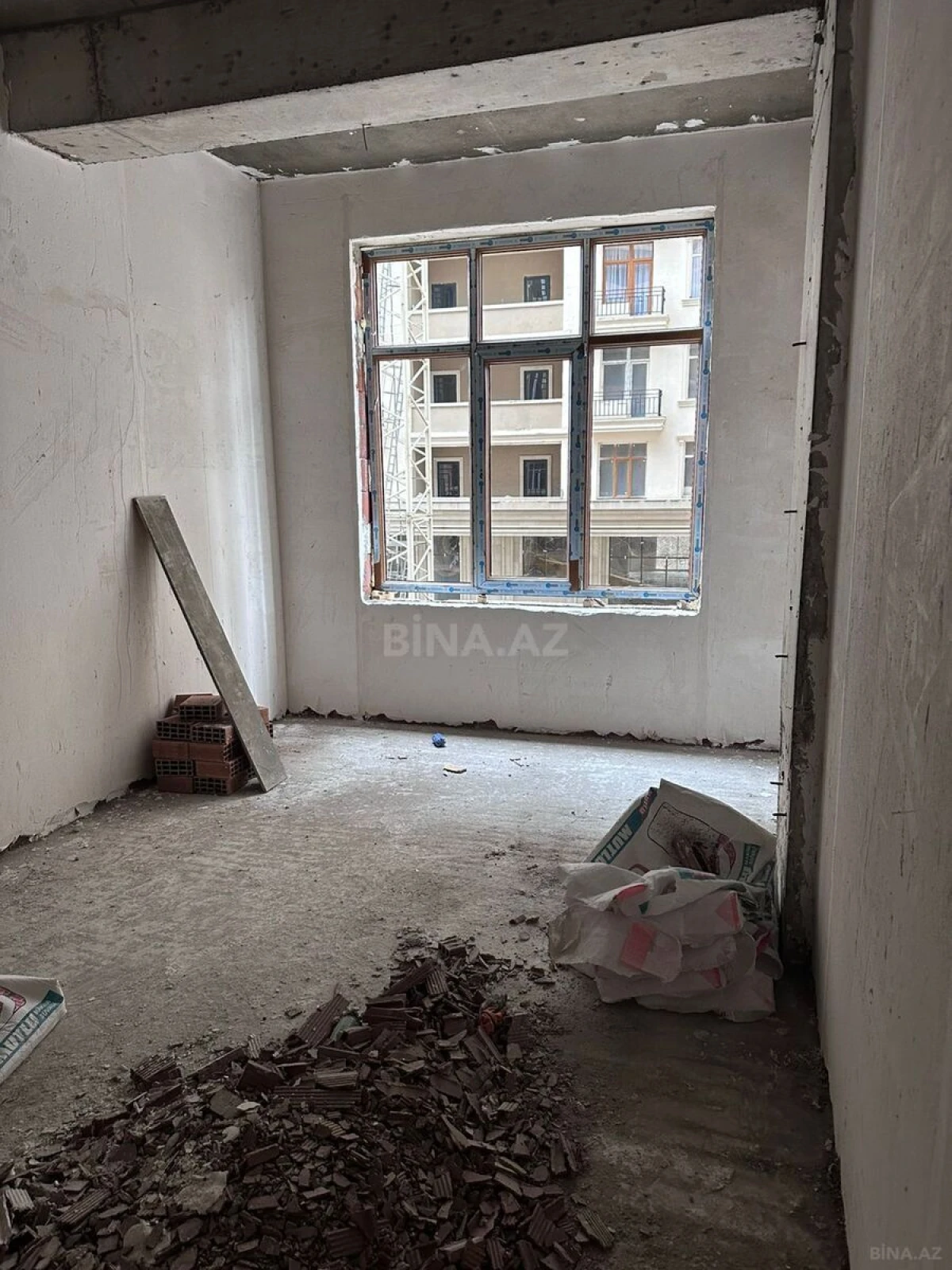 Satılır 3 otaqlı mənzil 106 m²