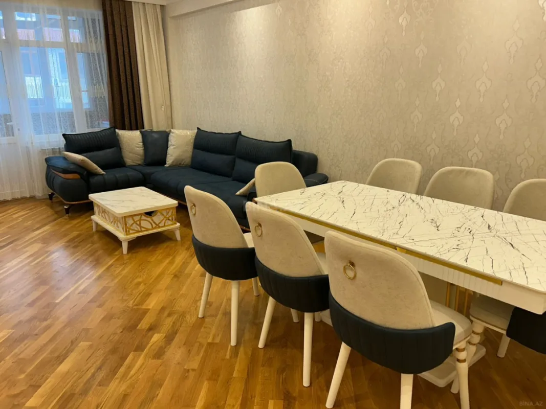 Satılır 4 otaqlı mənzil 136 m²