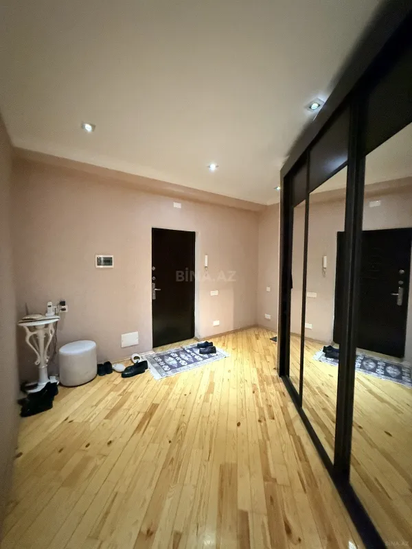 Satılır 3 otaqlı mənzil 110 m²