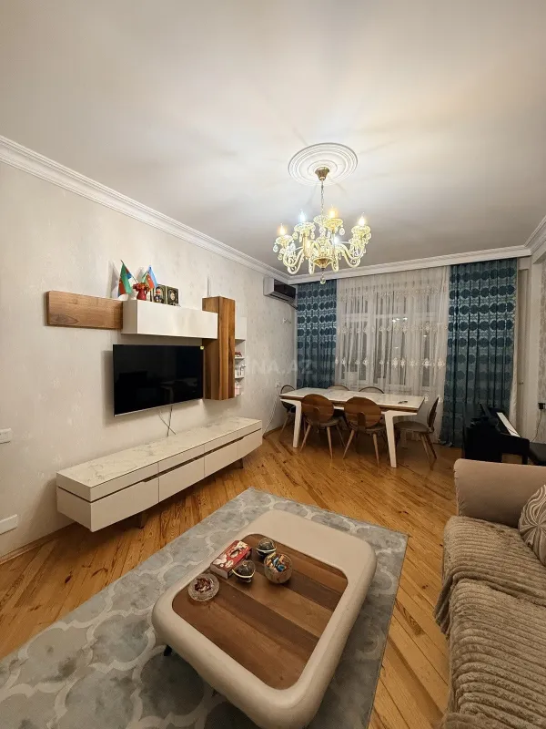 Satılır 3 otaqlı mənzil 110 m²