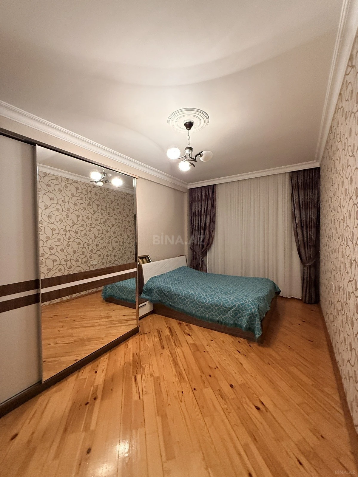 Satılır 3 otaqlı mənzil 110 m²
