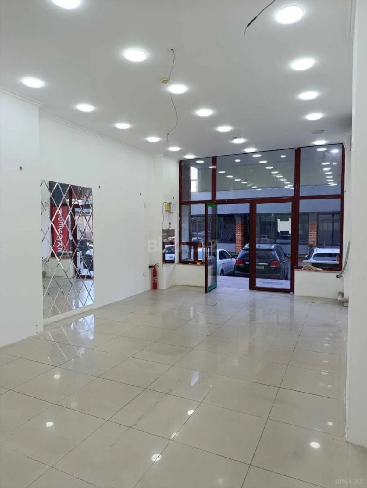 Kirayə verilir obyekt 65 m²