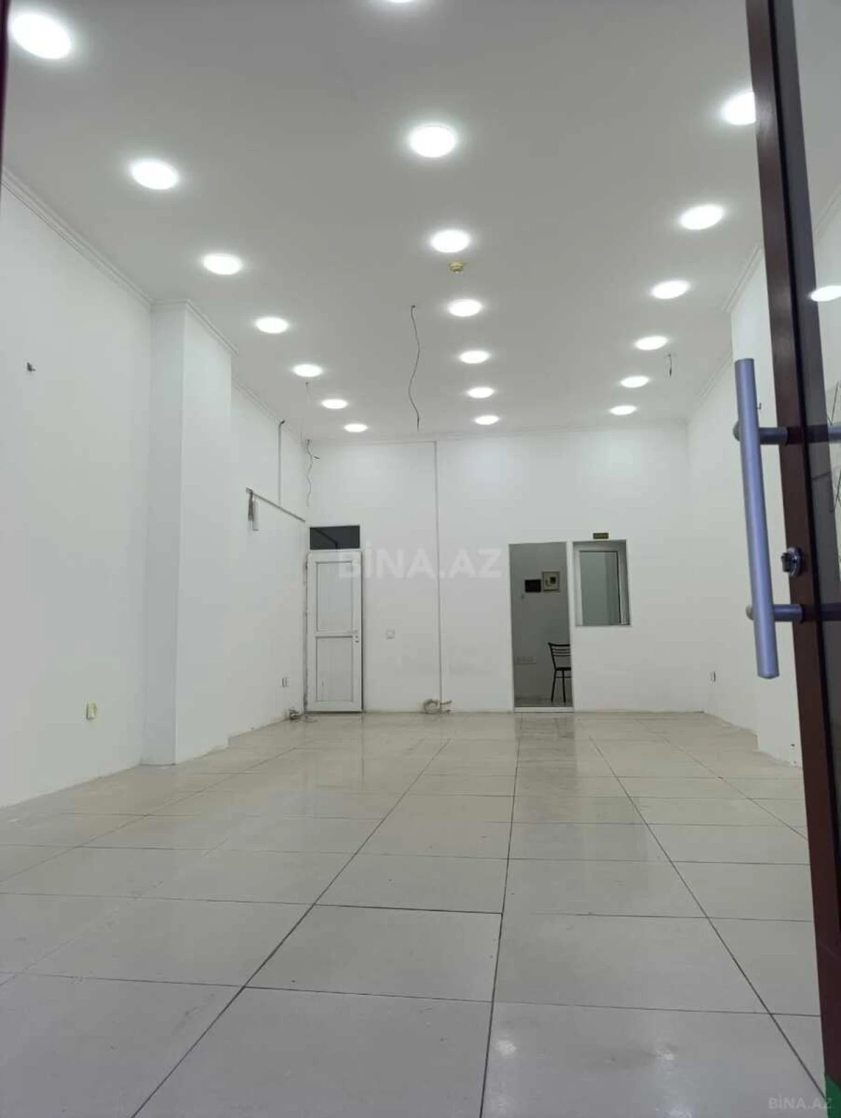 Kirayə verilir obyekt 65 m²